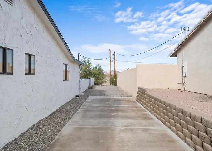2 Mi To Havasu: Group Oasis W/ Views + Games Holiday home