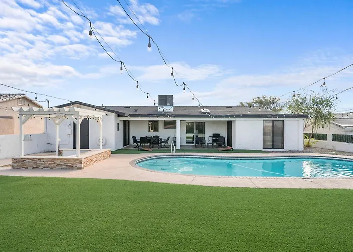 2 Mi To Havasu: Group Oasis W/ Views + Games