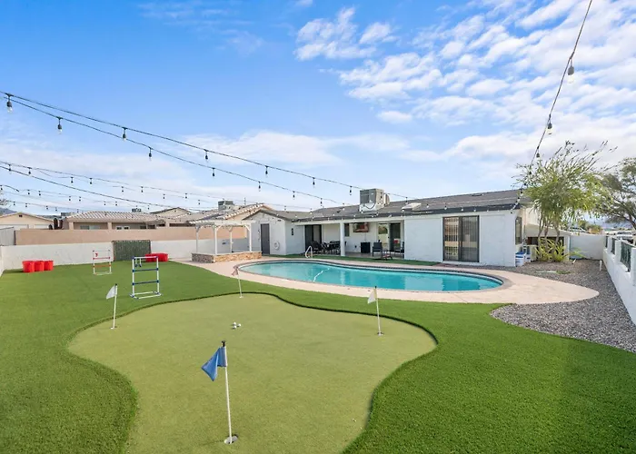 2 Mi To Havasu: Group Oasis W/ Views + Games *