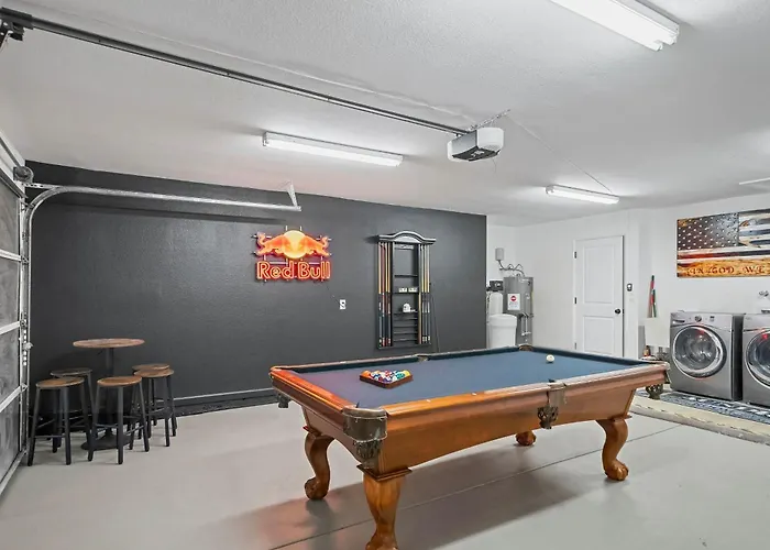 2 Mi To Havasu: Group Oasis W/ Views + Games Lake Havasu City