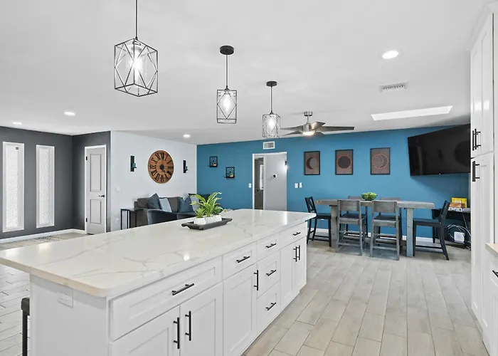 2 Mi To Havasu: Group Oasis W/ Views + Games Holiday home