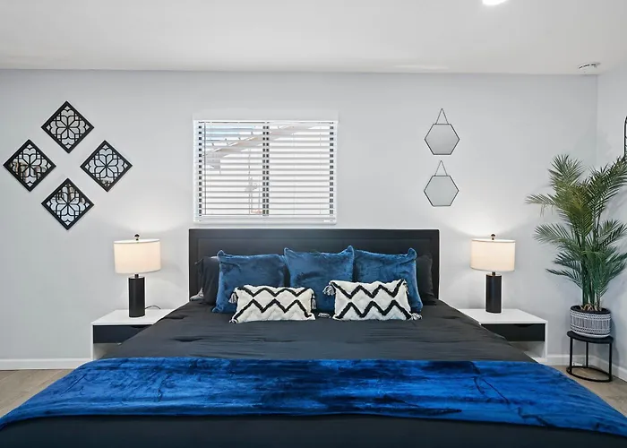 Holiday home 2 Mi To Havasu: Group Oasis W/ Views + Games