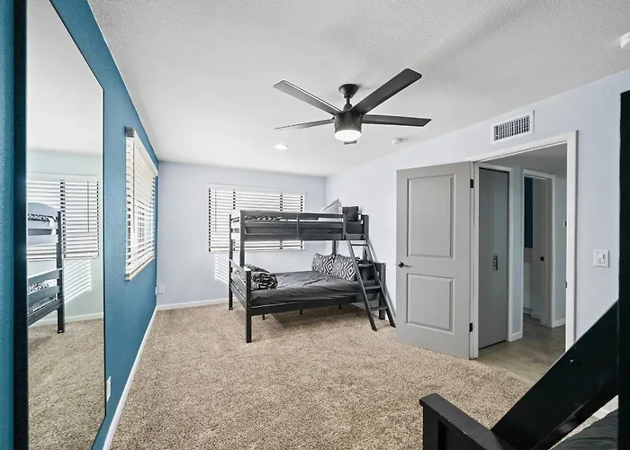 2 Mi To Havasu: Group Oasis W/ Views + Games Holiday home Lake Havasu City